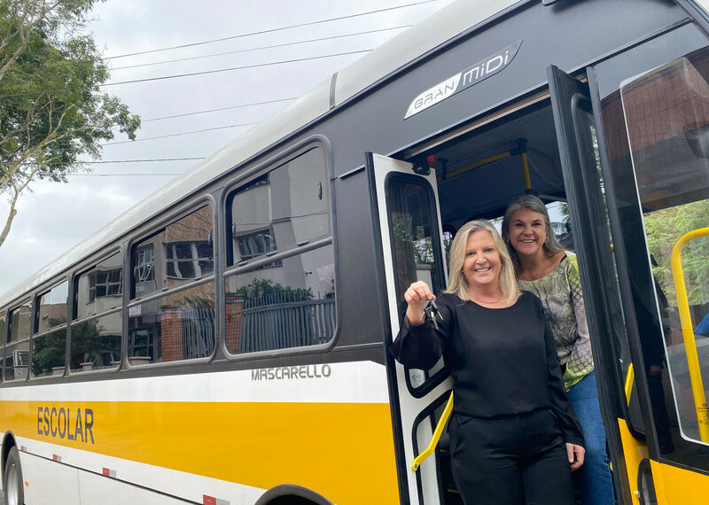 Alunos da rede municipal de ensino de Sapiranga contam com ônibus zero quilômetro para transporte escolar