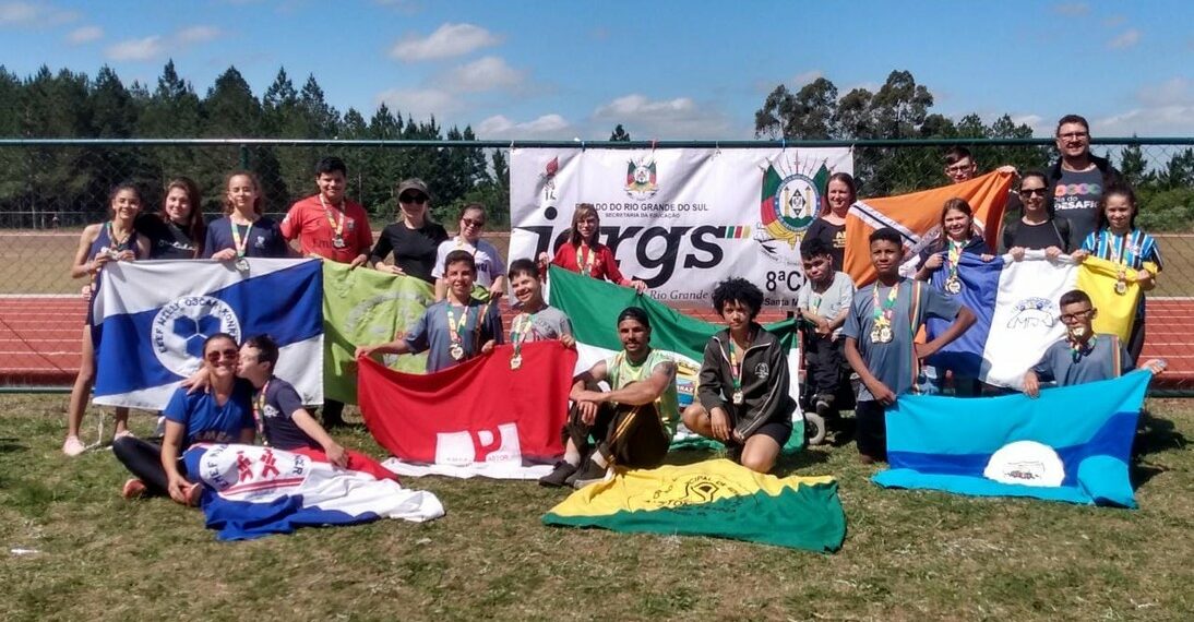 Atletas de Sapiranga voltam das finais dos Jogos Escolares do Rio Grande do Sul com medalhas no peito