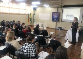 Servidores de Sapiranga participam de palestra sobre parcerias públicas com organizações da Sociedade Civil