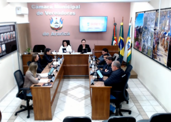 Vereadores de Araricá cobram da prefeitura manutenção em ruas
