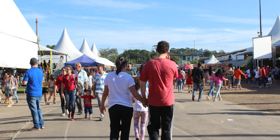 Conheça a história da Festa das Rosas, o evento mais tradicional de Sapiranga
