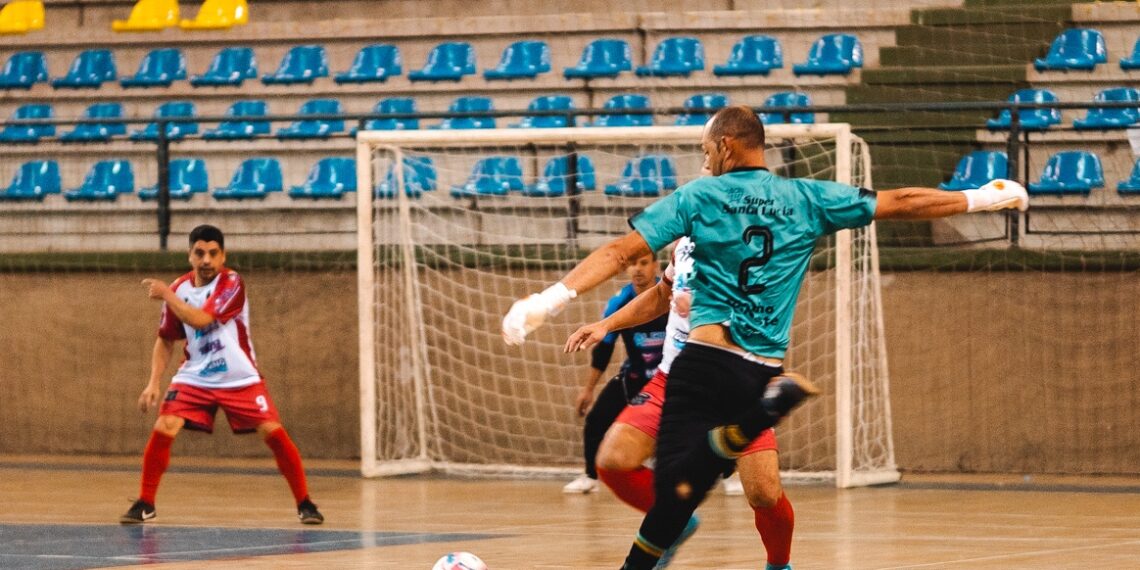 Treze e Auto Lavagem vão decidir o título do Futsal 40 Anos de Campo Bom