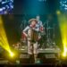 Show de João Luiz Corrêa e Banda encerra a terça-feira na Festa das Rosas