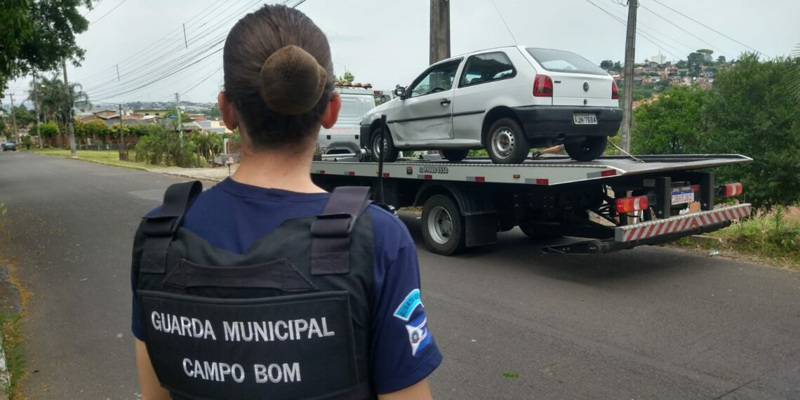 Guarda Municipal de Campo Bom recupera veículo roubado e com placas adulteradas
