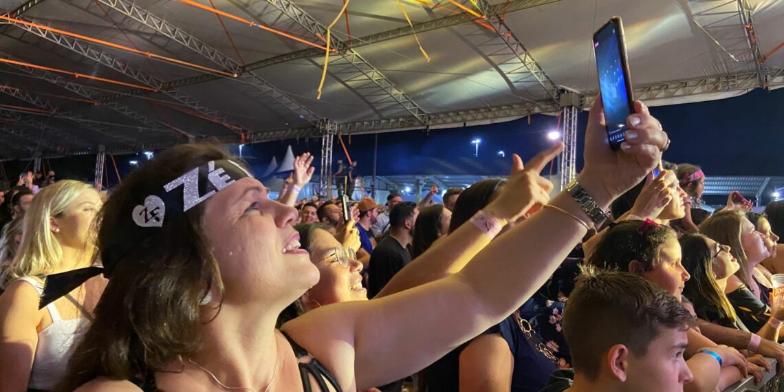 Sapiranga recebe mais de 40 mil pessoas no primeiro dia da 37ª Festa das Rosas