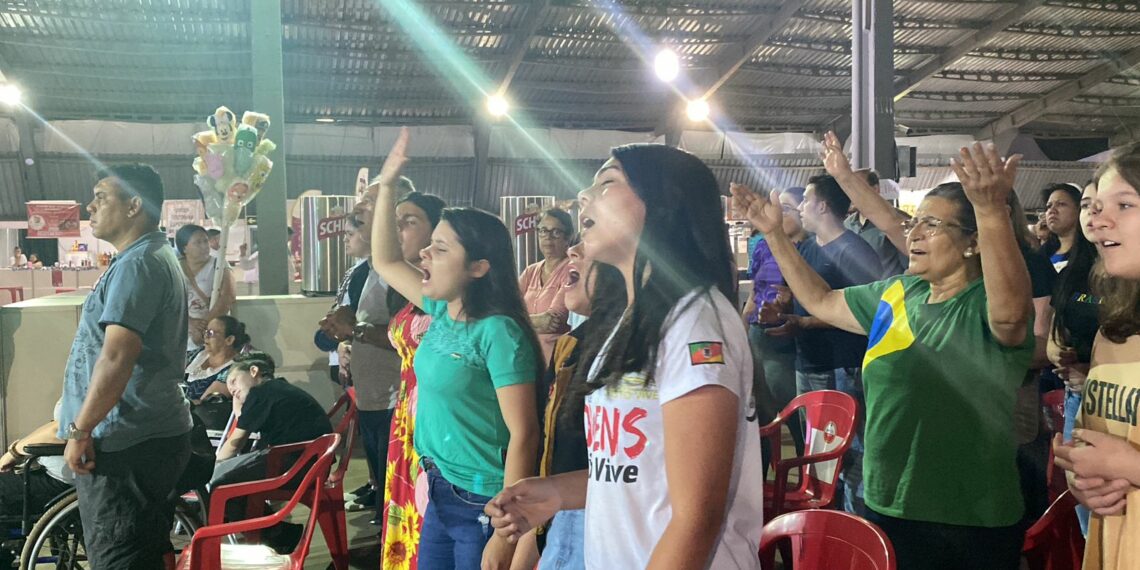 Noite com programação gospel na Festa das Rosas em Sapiranga