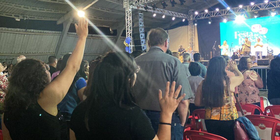 Noite com programação gospel na Festa das Rosas em Sapiranga