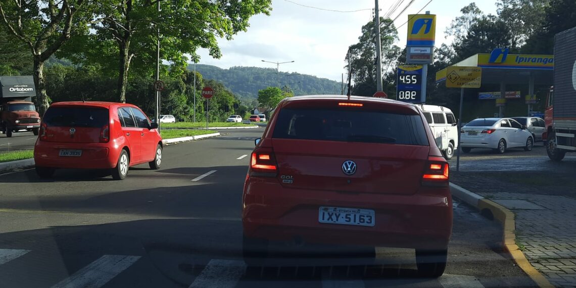Postos já registram falta de combustíveis em cidades da região