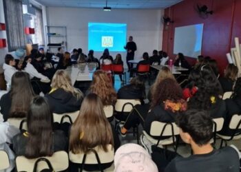 Educação Fiscal é tema de palestra da Prefeitura de Campo Bom para alunos do Colégio Tiradentes