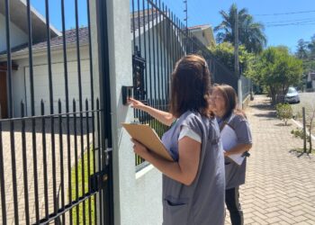 Agentes fazem visitas para levantamento sobre o Aedes aegypti em Sapiranga