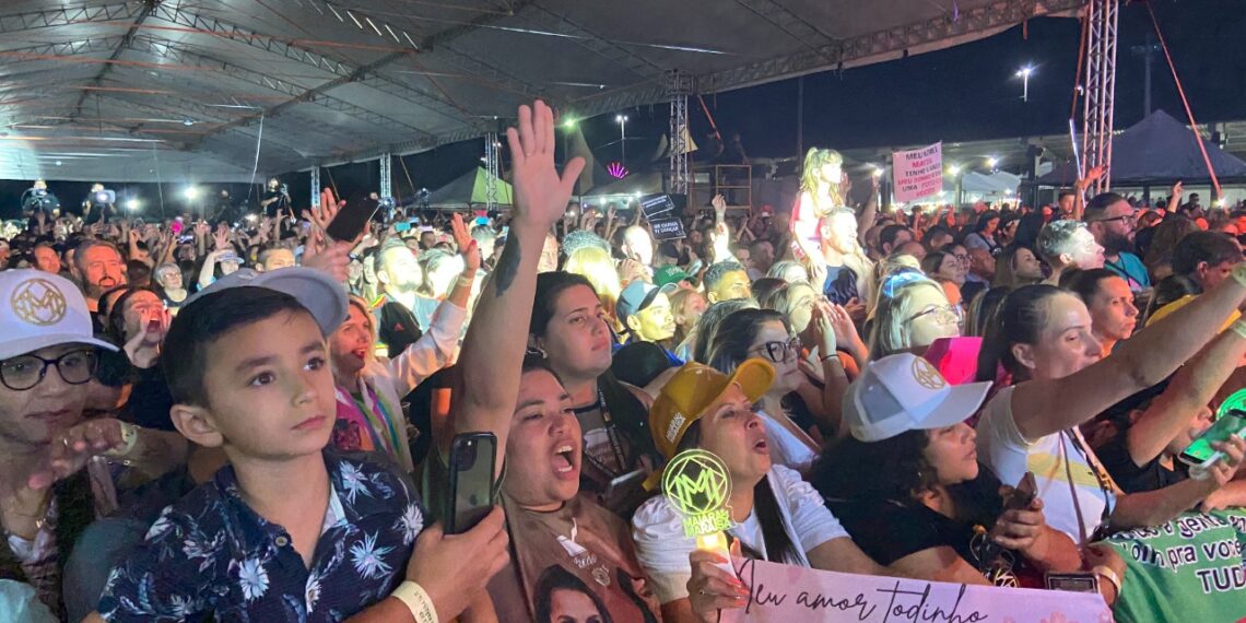 Primeira semana da 37ª Festa das Rosas reúne milhares de pessoas no Parque do Imigrante