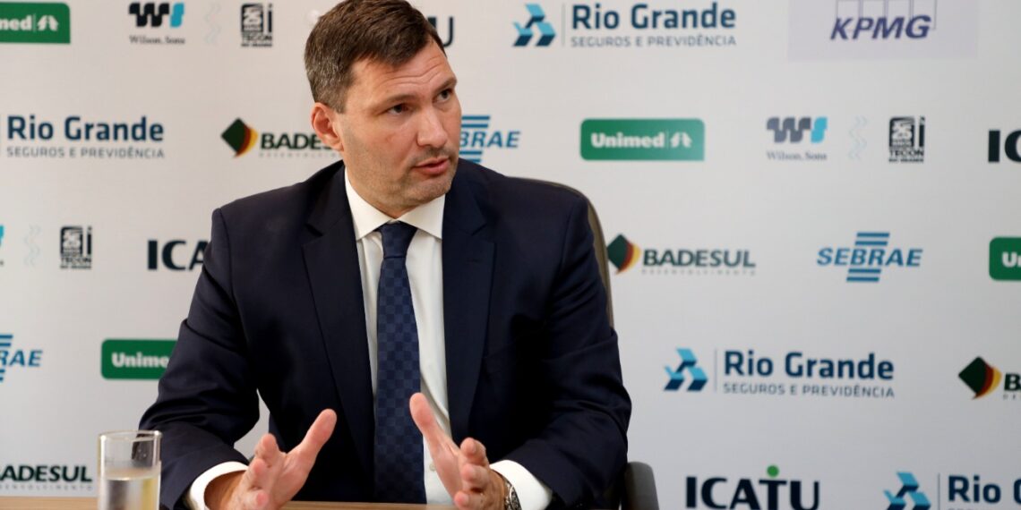 OAB/RS oficia Conselho Federal pedindo providências quanto a decisões de ministro do TSE e do STF