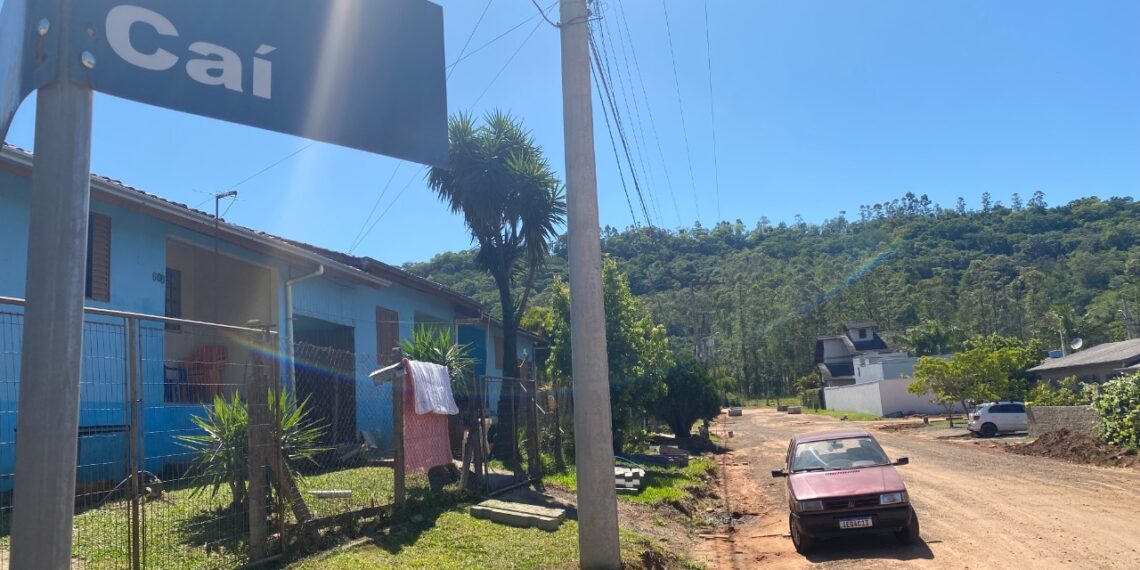 Prefeitura de Nova Hartz promove melhorias em ruas do bairro Das Rosas