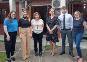 Centro de Referência de Atendimento às Mulheres de Sapiranga recebe visita de juíza e promotor