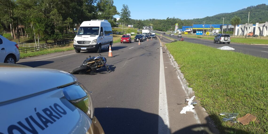 Mulher morre em acidente com duas motocicletas na RS-239 em Campo Bom