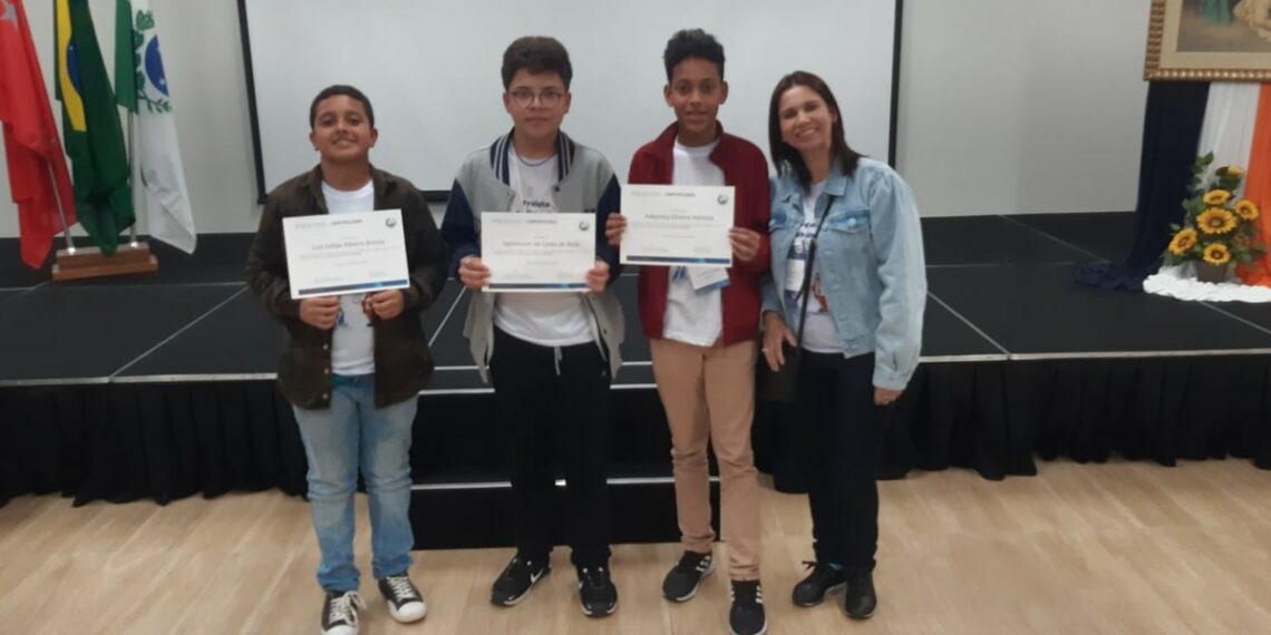 Projeto de estudantes da rede municipal de Sapiranga recebem credencial para feira em Pernambuco