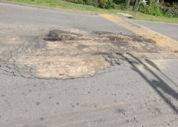 Avenida no Centro de Araricá registra buracos e manutenção ineficiente