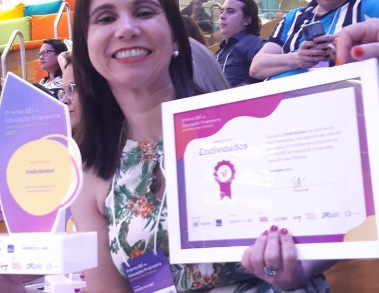 Professora de Sapiranga conquista primeiro lugar em concurso nacional