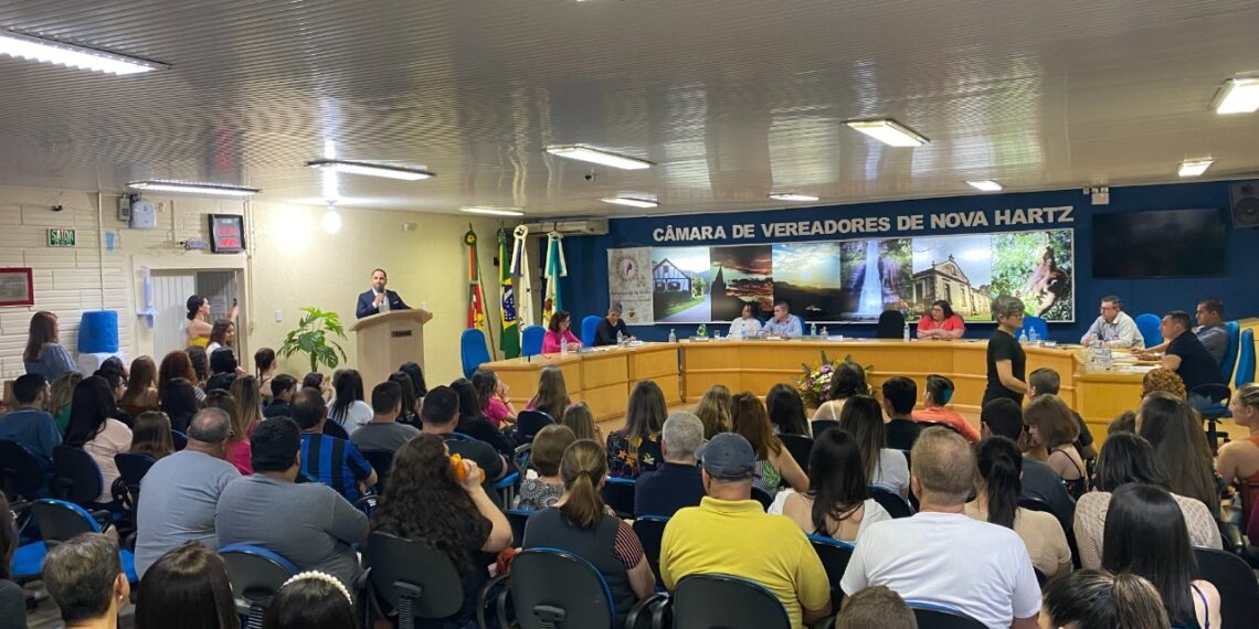 Professores e alunos são reconhecidos pelo bom desempenho em Nova Hartz