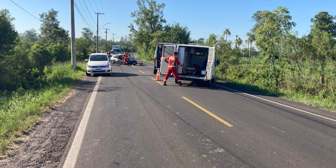 Colisão frontal deixa duas pessoas feridas em Nova Hartz