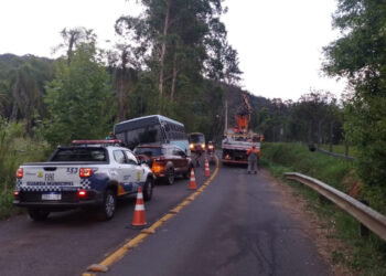 Acidente em Sapiranga deixa passageiro de ônibus ferido