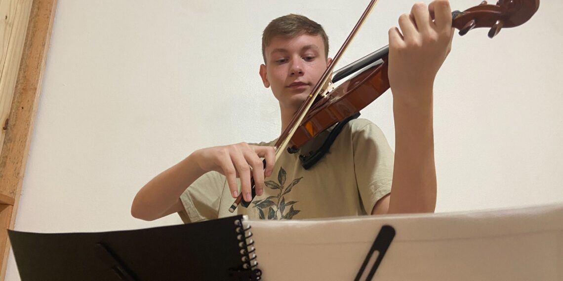 Violinista de Sapiranga é aprovado em Orquestra Sinfônica do Estado