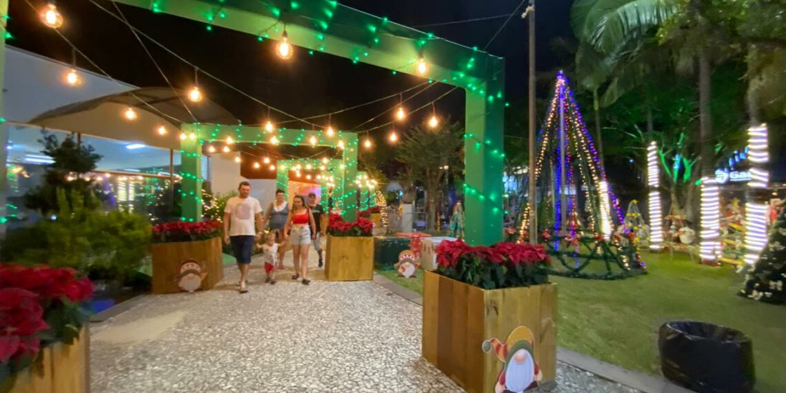 Desfile temático e chegada do Papai Noel são destaques na abertura do Natal na Praça de Sapiranga