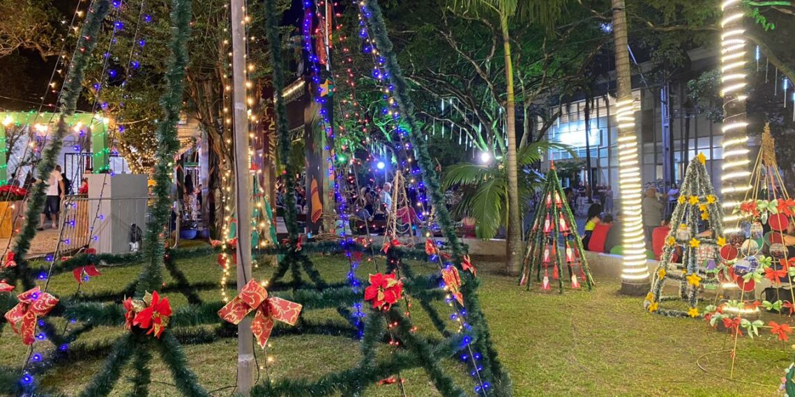 Desfile temático e chegada do Papai Noel são destaques na abertura do Natal na Praça de Sapiranga