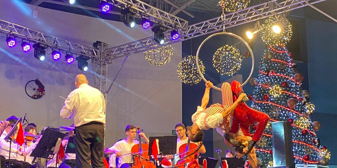 Espetáculo da Chegada do Papai Noel abre oficialmente o Natal da Integração de Campo Bom