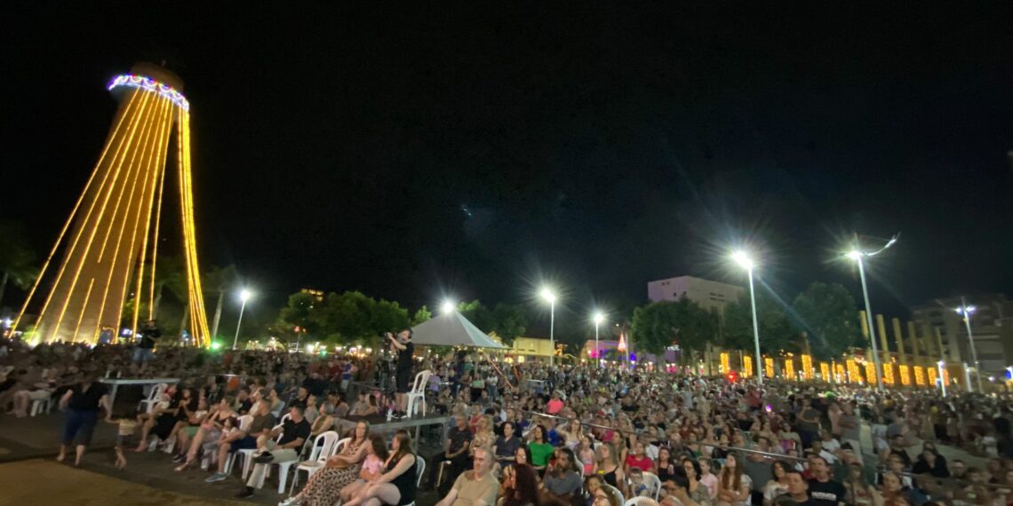 Espetáculo da Chegada do Papai Noel abre oficialmente o Natal da Integração de Campo Bom