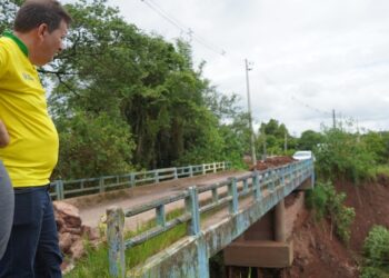 Prefeito de Campo Bom visita locais afetados pelo temporal de domingo
