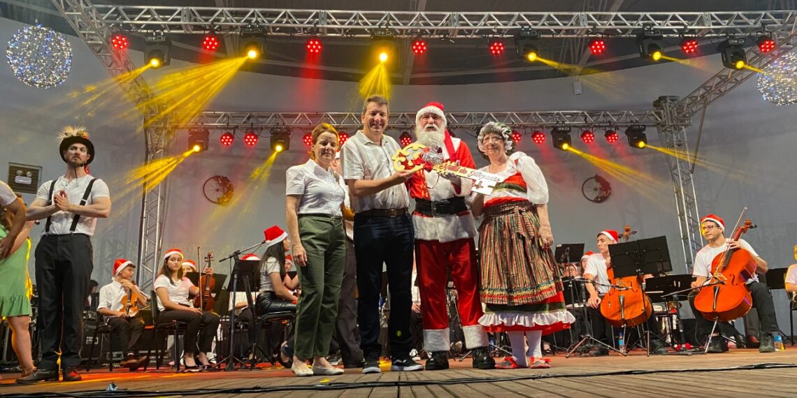 Cultura e tradições encantam Campo Bom através do Natal da Integração