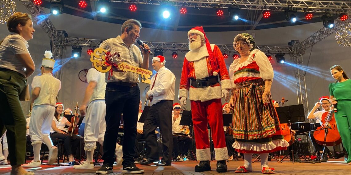 Cultura e tradições encantam Campo Bom através do Natal da Integração