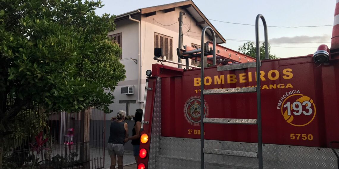 Incêndio atinge residência em Sapiranga