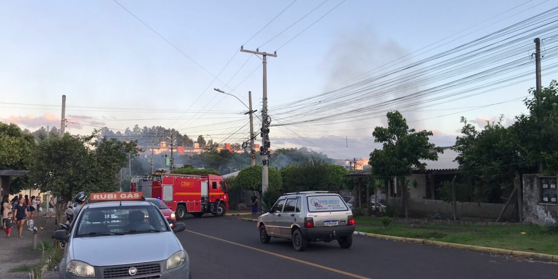 Incêndio atinge residência em Sapiranga