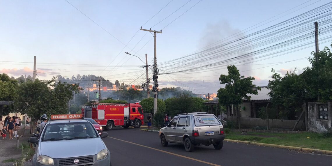Incêndio atinge residência em Sapiranga
