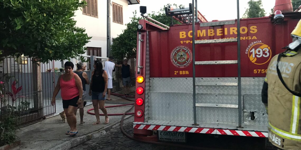 Incêndio atinge residência em Sapiranga