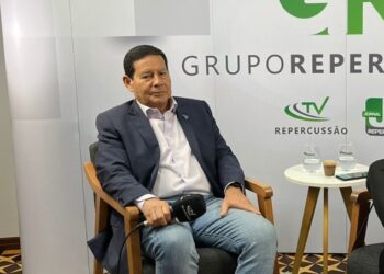 Presidente em exercício, Mourão faz pronunciamento oficial às 20h deste dia 31