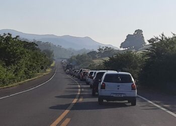 Mais de 250 mil veículos devem se dirigir ao Litoral para a virada de ano