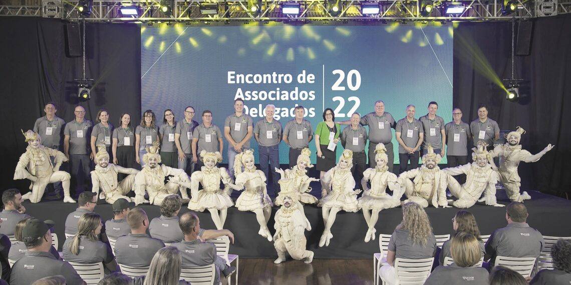 Sicoob MaxiCrédito reúne mais de 530 associados delegados em encontro em Chapecó