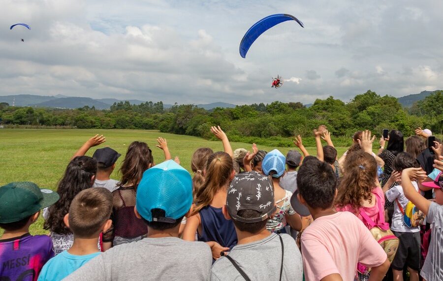 Cerca de 300 crianças da rede municipal de ensino de Sapiranga participam de evento de Natal