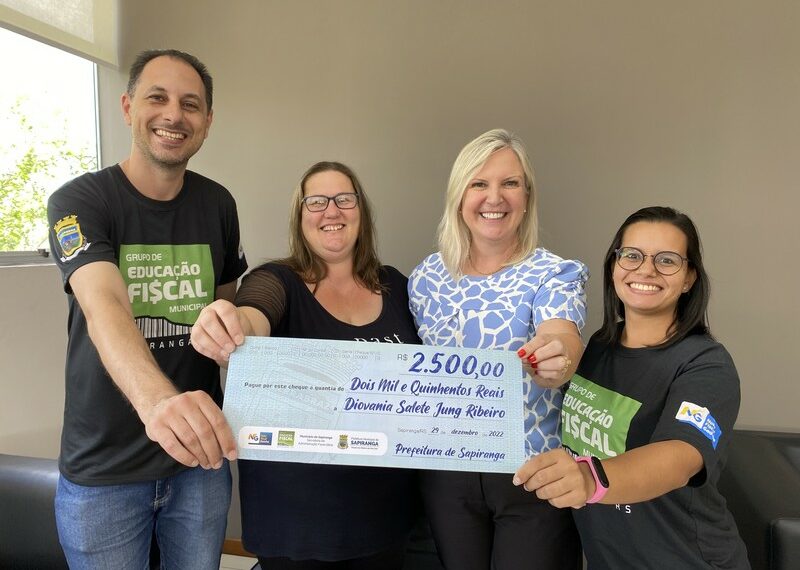 Moradora ganha premiação especial da campanha Nota Fiscal Consciente Sapiranga Premia