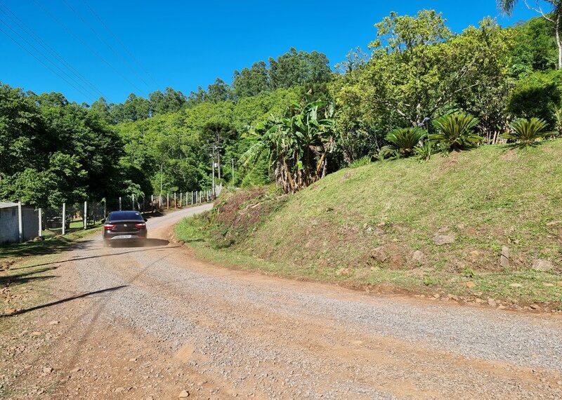 Administração Municipal faz serviços de melhorias nas estradas rurais de Sapiranga