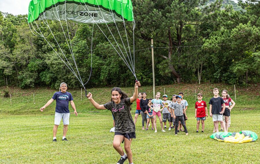 Cerca de 300 crianças da rede municipal de ensino de Sapiranga participam de evento de Natal