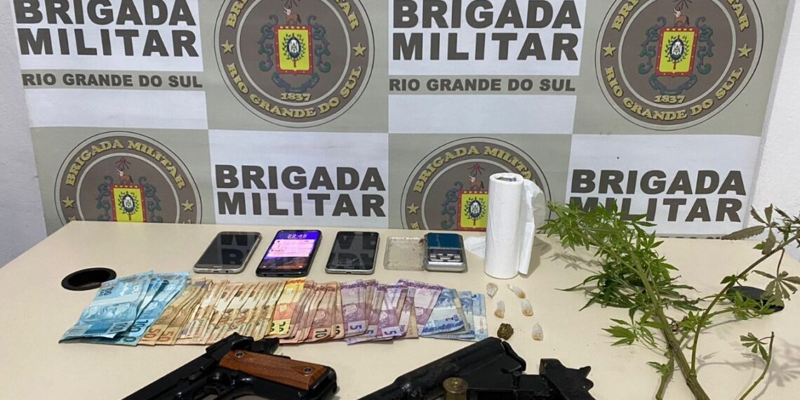 Acusado de tráfico de drogas é preso com arma em Sapiranga
