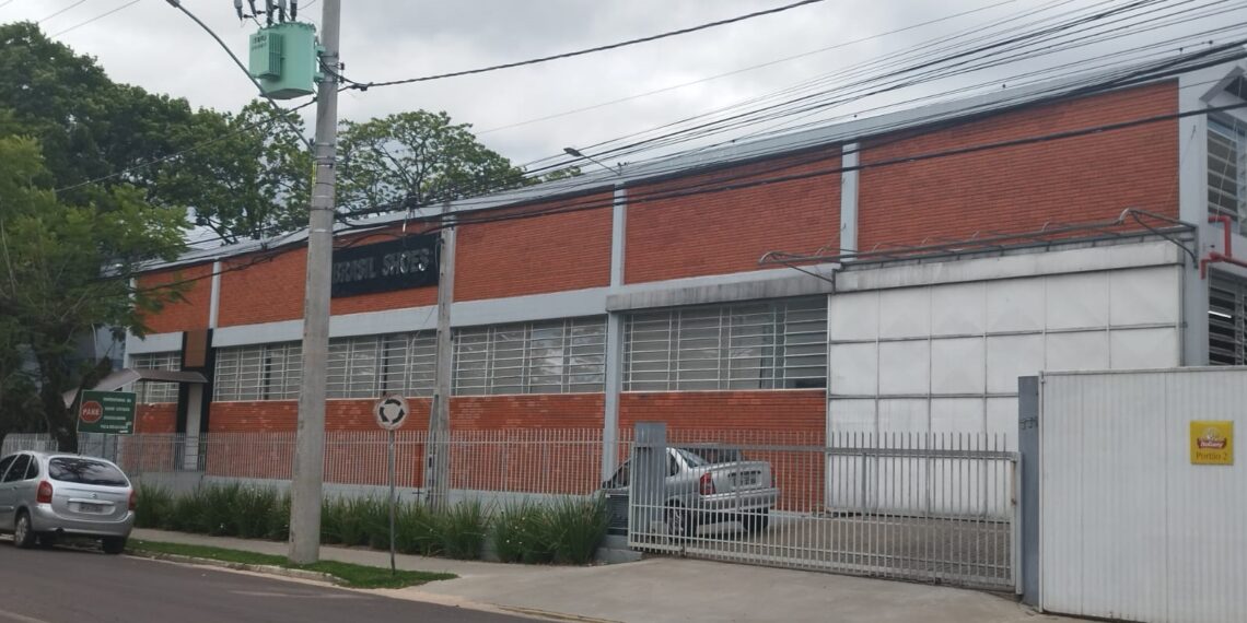 Quase 300 calçadistas são demitidos com fechamento de fábrica em Sapiranga