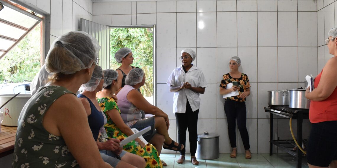 Emater e Departamento de Agricultura realizam curso em Nova Hartz