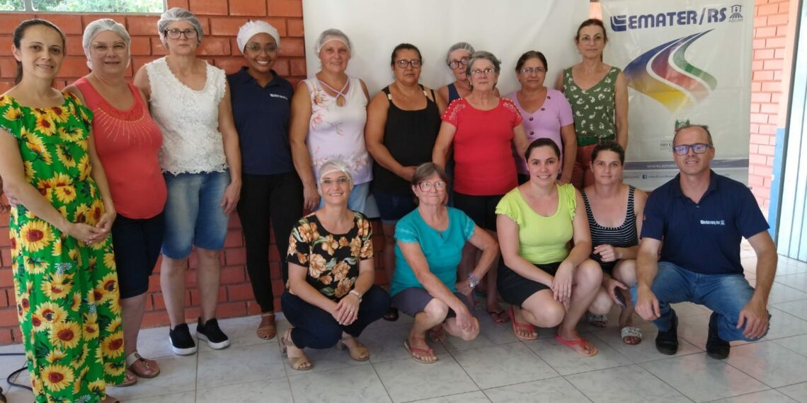 Emater e Departamento de Agricultura realizam curso em Nova Hartz