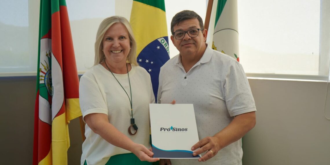 Presidente do Pró-Sinos debate gerenciamento de resíduos sólidos com prefeita Carina Nath