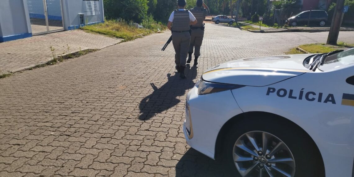Após tiroteio e cerco, Brigada Militar prende quatro homens e apreende armas em Campo Bom